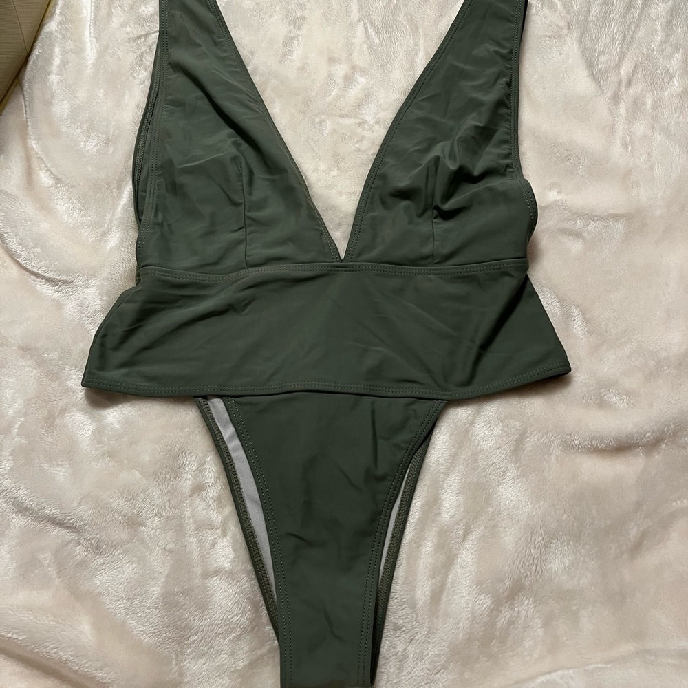 High cut one piece swimsuit
